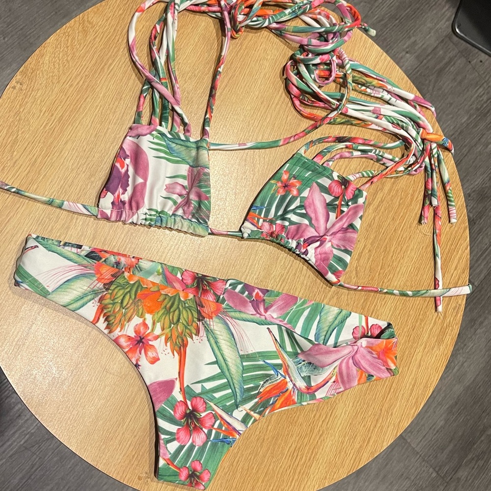 Stone Fox Swim Natasha Bikini Top and Cheeky Bottoms Set! - Picture 2 of 7